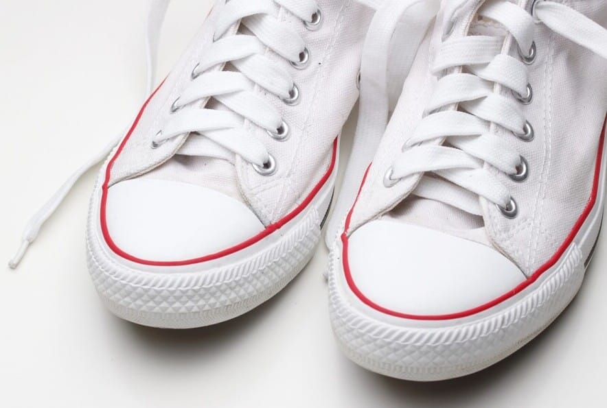 How to Clean White Shoelaces and Eliminate Stubborn Dirt Easily 3 how to clean white shoelaces