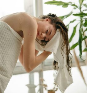 10 Proven Home Remedies to Make Hair Straight Naturally 2 10 Proven Home Remedies to Make Hair Straight Naturally