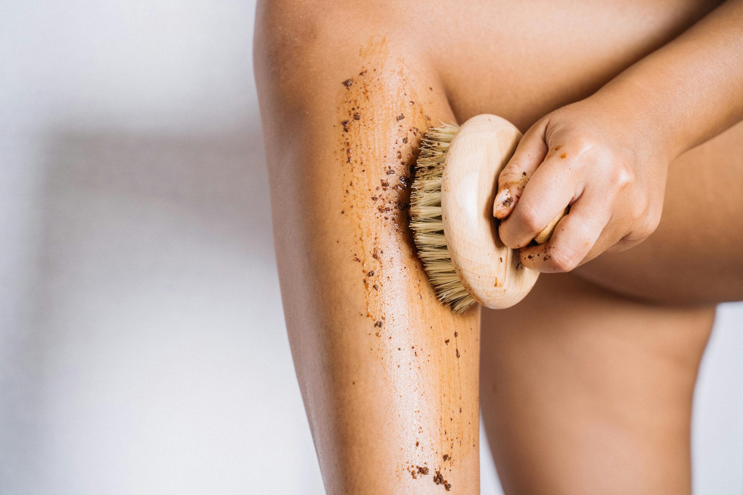 How to Make a Homemade Body Scrub for Glowing, Healthy Skin 2 How to Make a Homemade Body Scrub for Glowing, Healthy Skin