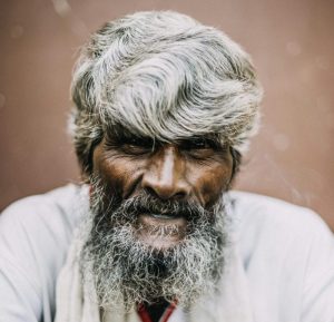 18 Best Natural Remedies for Grey Hair to Try at Home 4 18 Best Natural Remedies for Grey Hair to Try at Home